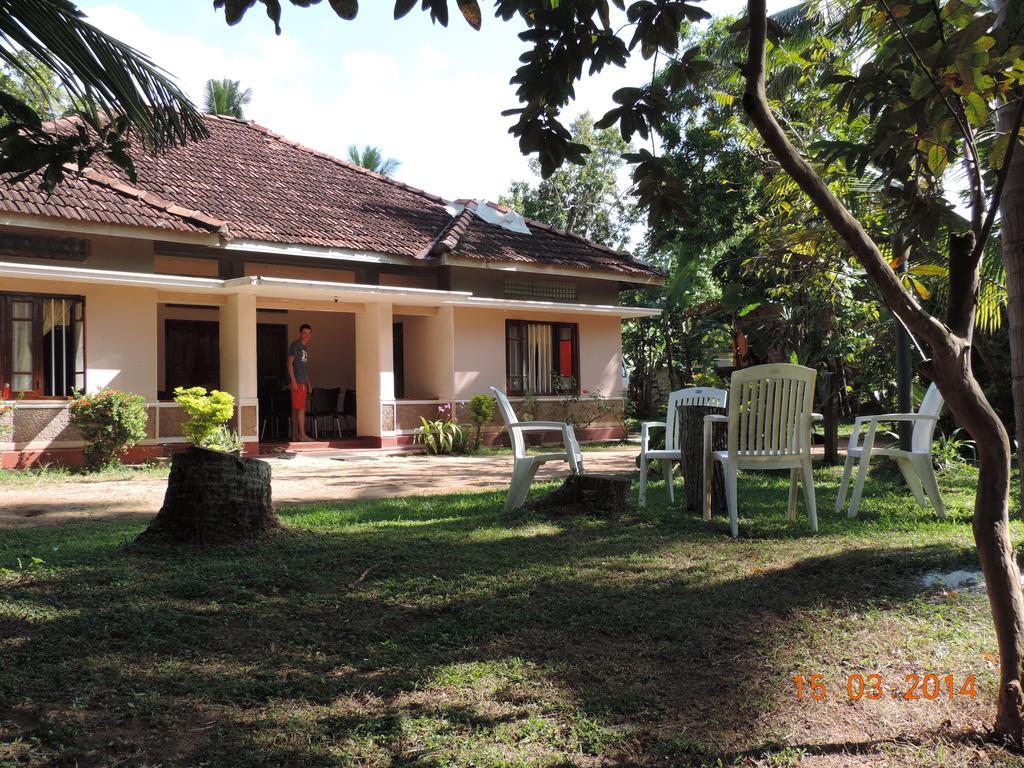 Sun Vivanta Resort Mirissa Exterior photo